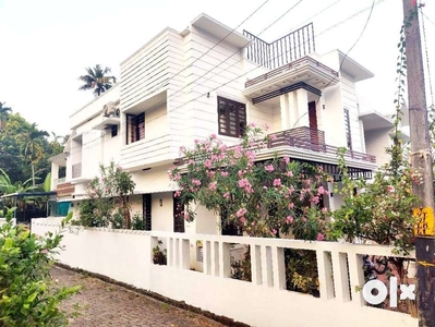 4BHK 2100Sqft Semi furnished house for sale at kakkanad, Kangarapady