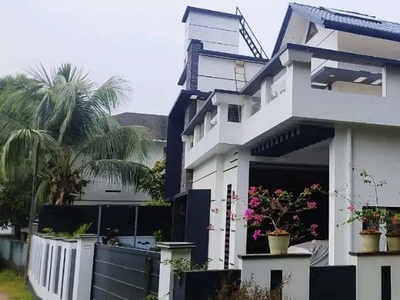 Beautiful house for sale near Ramanattukara town