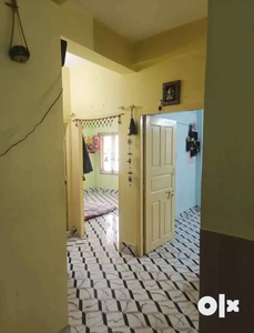 Cheap A 2ROOM House Available for rent at Dum Dum Metro local