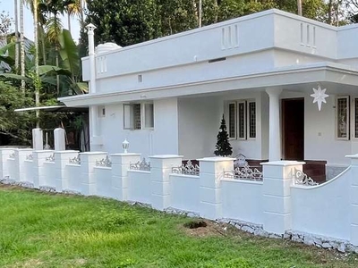 House in potta, chalakudy, 3 Bhk