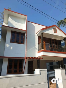 New house in 4.25cent land @ Nambanankavu