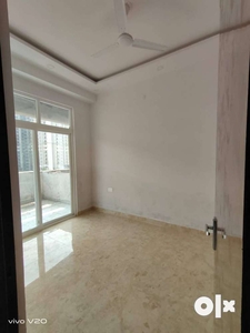 On Road 1bhk Fully furnished. Ready to move with balcony.