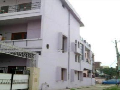 1 BHK Builder Floor For RENT 5 mins from Sector-9