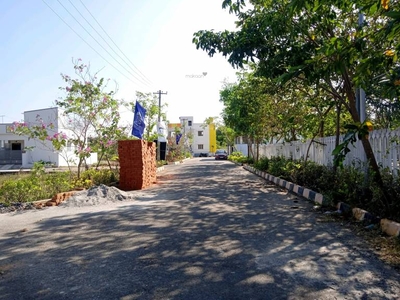 1000 sq ft NorthEast facing Plot for sale at Rs 50.50 lacs in Project in Thalambur, Chennai