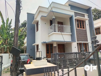 5 cent land with 3bhk house at Aluva