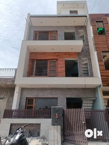 6bhk park facing triple story kothi for sale in sector -89