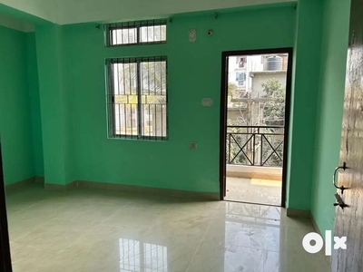 *At Six mile VIP Road 3bhk resale flat ready to move