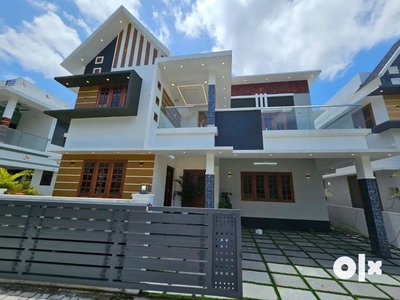 Beautiful 4bhk villa for sale in Pukkatupady Malayidamthuruth