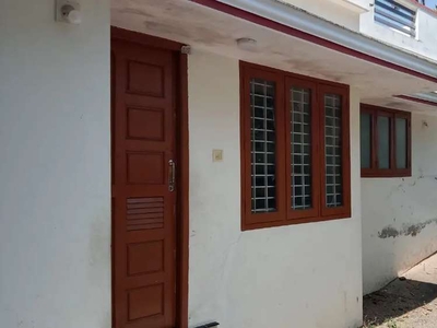 For sale or rent 2bhk house at Enikkara