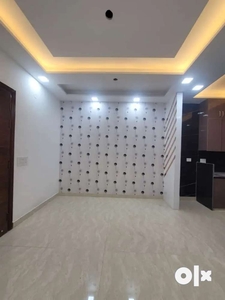 Rohini sector 24 ,3bhk,free hold,lift&,parking available,32pair