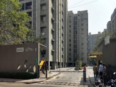 1260 sq ft 2 BHK 2T East facing Apartment for sale at Rs 62.00 lacs in Safal Parisar II 6th floor in Bopal, Ahmedabad
