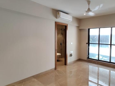 Commercial Showroom 375 Sq.Ft. in Bandra West Mumbai