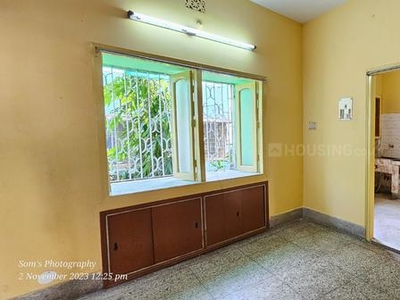2 BHK Flat for rent in Baguiati, Kolkata - 800 Sqft