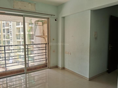 2 BHK Flat for rent in Kalyan West, Thane - 999 Sqft