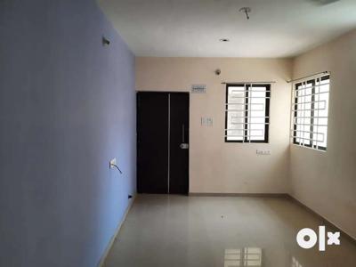 2 bhk semifurnished flat available on rent in ' Sunpharma road '