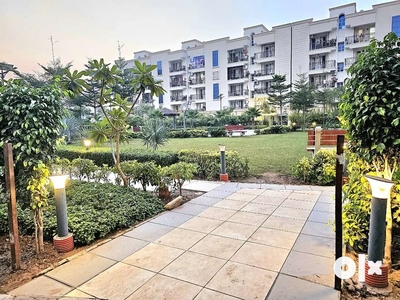 3 BHK Extra Ordinary Falt with All Modern Amenities & Shopping Complex
