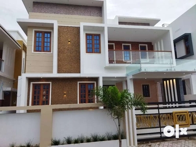Perumbavoor South Vazhakkulam 5 Cent 4 Bhk Attached 2300 Sgf.New House