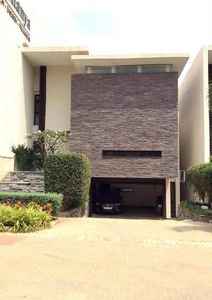 4 BHK Apartment 5000 Sq.ft. for Sale in