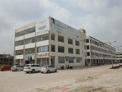 Commercial Shop 550 Sq.ft. for Sale in