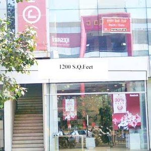 Showroom 1200 Sq.ft. for Rent in New C G Road, Ahmedabad