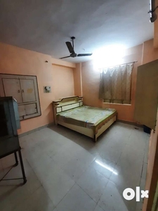 1 Fully furnished room for males only