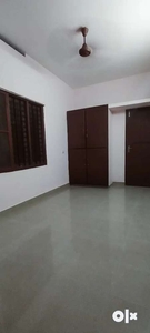 2 BHK House in first floor for LEASE Ponnurunni VYTTILA Rs 8 Lakhs