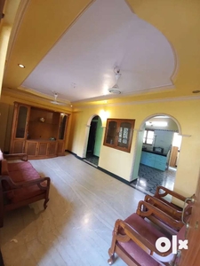 3 bhk semi furnished available
