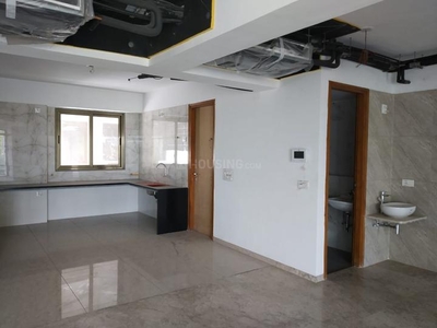 5 BHK Flat for rent in Ambli, Ahmedabad - 6000 Sqft