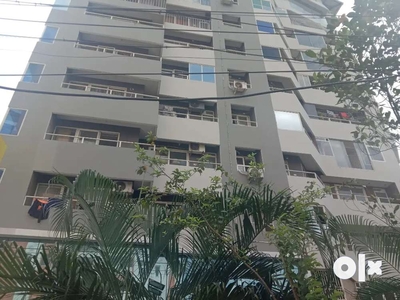 Aluva thottumugham. Good flats 3bhk 6th floor & 7th floor for rent