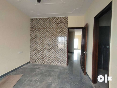 house three bhk available for family or boys