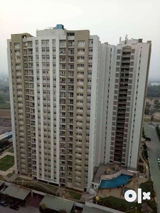 Magarpatta near by Amanora Park Town Trendy tower 2 bhk for rent