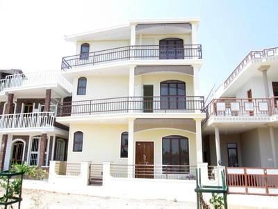 4 BHK House / Villa For SALE 5 mins from Koppa