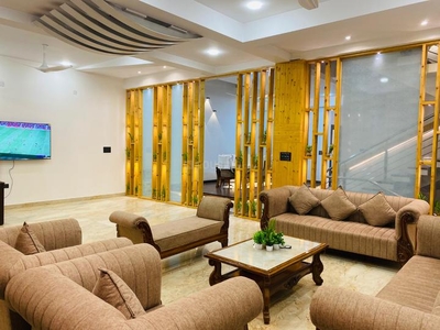 4 BHK Flat for rent in Sector 44, Noida - 5000 Sqft