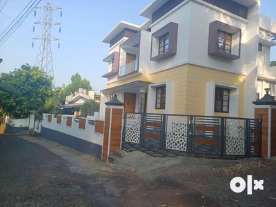 1000 sq ft house with 6 cent land for sale