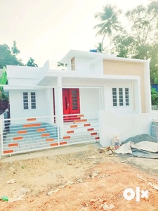 2 bhk attached +stair room Aluva Paravur road thattampady