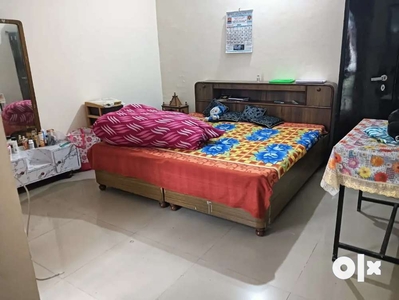 FURNISHED ROOM FOR WORKING MALE