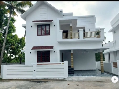 NEWLY CONSTRUCTED 3 BED 1400 SQFT IN ALUVA PARAVUR route thattampady