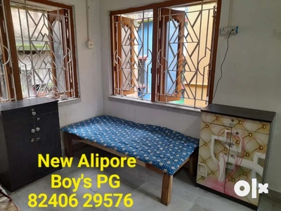 PG Room Rent for Boy's @2500/- (New Alipore Tringular Park)