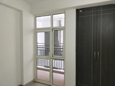 2 BHK 1200 Sqft Flat for sale at Sector 104, Noida