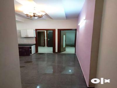 2 bhk independent floor aveailbel in vasundhra sec 3 ghaziabad