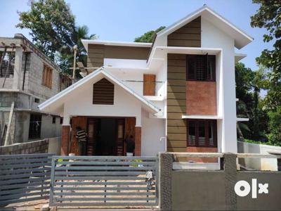 1600SqFt,5.5cent ,3BHK Villa Arimboor near Thrissur