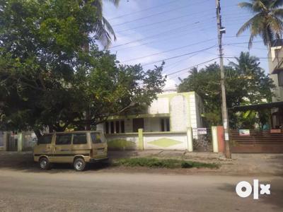 40.60 COMMERCIAL OLD HOUSE SALE 50FT ROAD SOUTH WEST SARASWATI PURAM