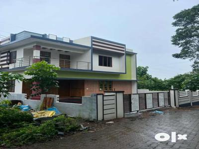 Aluva Near Rajagiri hospital 1750sqft 4bhk new independent house