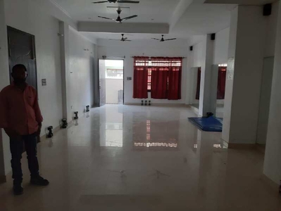 Showroom 15000 Sq.ft. for Rent in