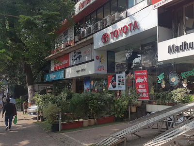 Commercial Shop 375 Sq.ft. for Rent in Parel, Mumbai