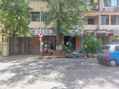 Commercial Shop 520 Sq.ft. for Rent in Bhoiwada,