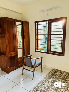 1 ROOM VACANT IN A 2 BHK APARTMENT