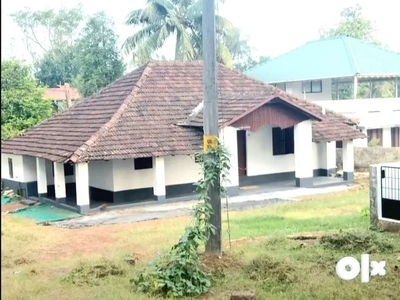 3 BED ROOMS HOUSE FOR RENT IN ALUVA NEAR U.C COLLEGE JUNCTION