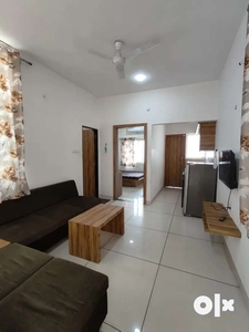 Brokerage free & furnished @ 1Bhk LAVISHLY flat for rent Vijaynagar sq