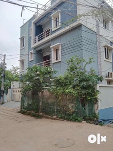 For rent in G+2 building 1st floor with car parking in sarada colony